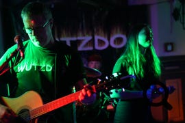 WUTZDOG live im Ratskeller 2023